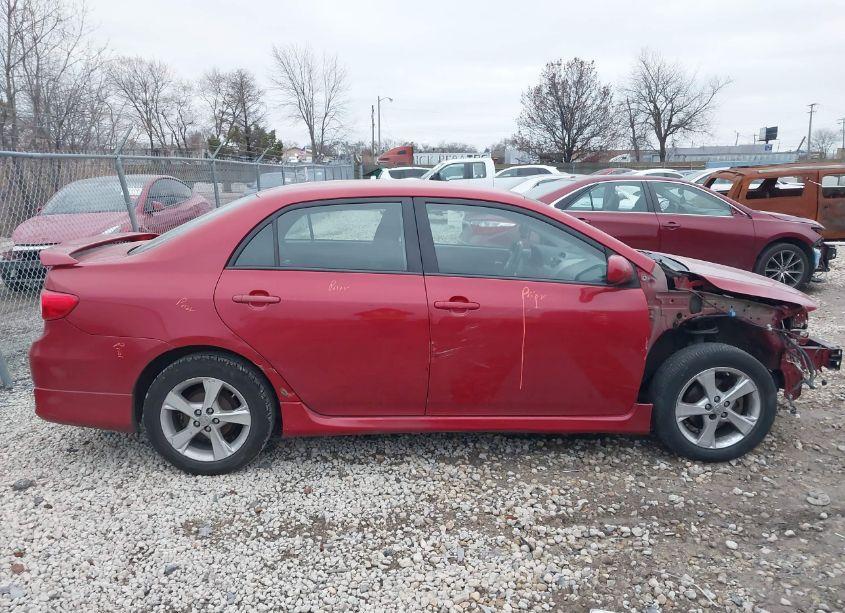 Photo 14 of 2013 Toyota Corolla S (VIN 2T1BU4EE3DC922413)