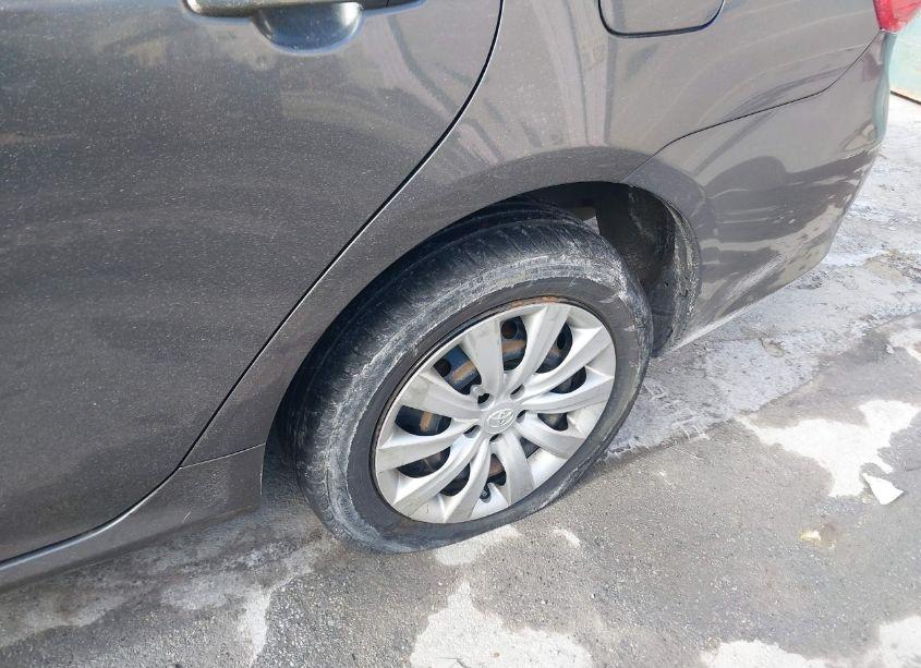 Photo 19 of 2013 Toyota Corolla LE (VIN 2T1BU4EE3DC936313)