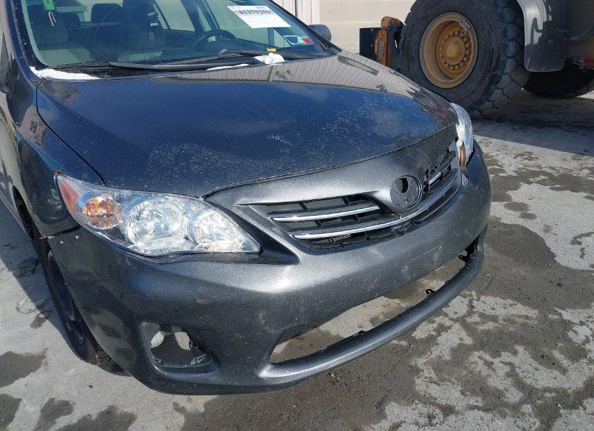 Photo 6 of 2013 Toyota Corolla LE (VIN 2T1BU4EE3DC936313)