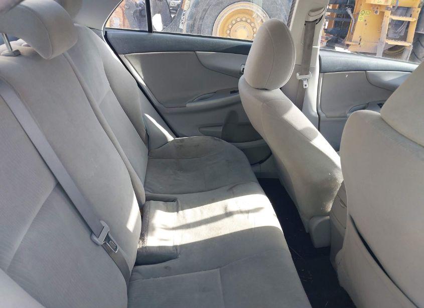 Photo 8 of 2013 Toyota Corolla LE (VIN 2T1BU4EE3DC936313)