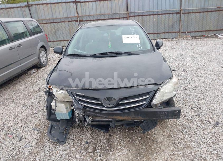 Photo 12 of 2013 Toyota Corolla LE (VIN 2T1BU4EE3DC958148)