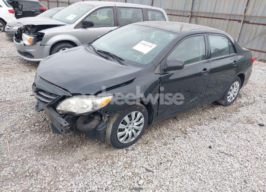 Photo 2 of 2013 Toyota Corolla LE (VIN 2T1BU4EE3DC958148)