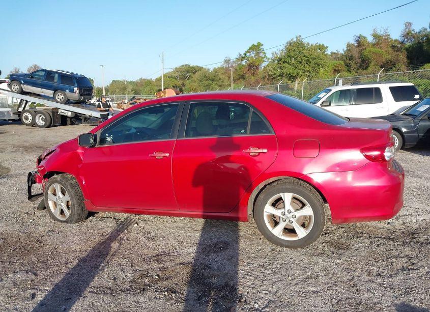 Photo 15 of 2013 Toyota Corolla LE (VIN 2T1BU4EE3DC962104)