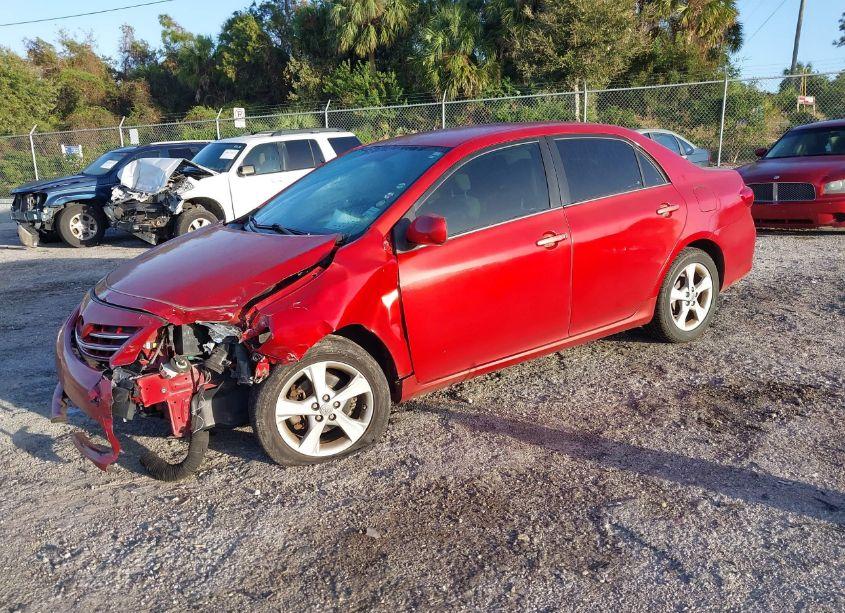 Photo 2 of 2013 Toyota Corolla LE (VIN 2T1BU4EE3DC962104)