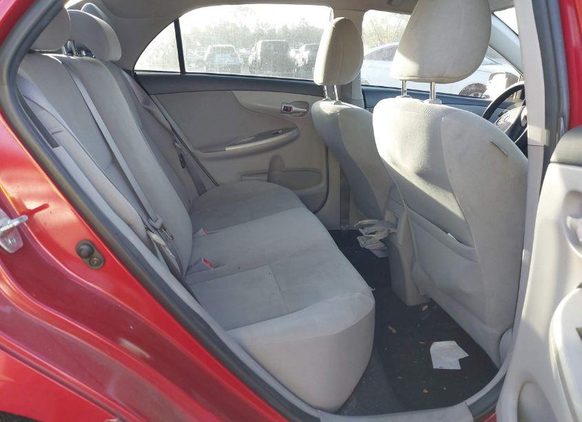 Photo 8 of 2013 Toyota Corolla LE (VIN 2T1BU4EE3DC962104)