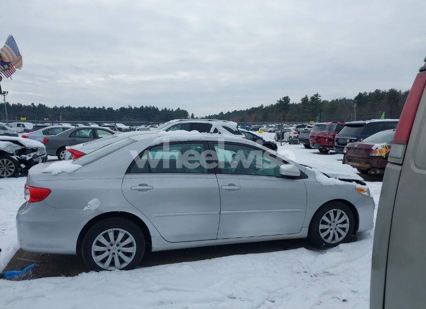 Photo 13 of 2013 Toyota Corolla LE (VIN 2T1BU4EE3DC967643)