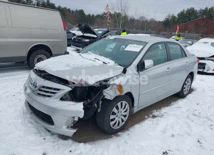 Photo 2 of 2013 Toyota Corolla LE (VIN 2T1BU4EE3DC967643)