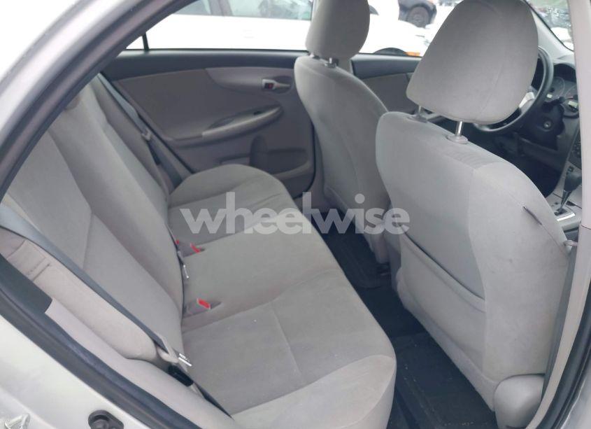 Photo 8 of 2013 Toyota Corolla LE (VIN 2T1BU4EE3DC967643)