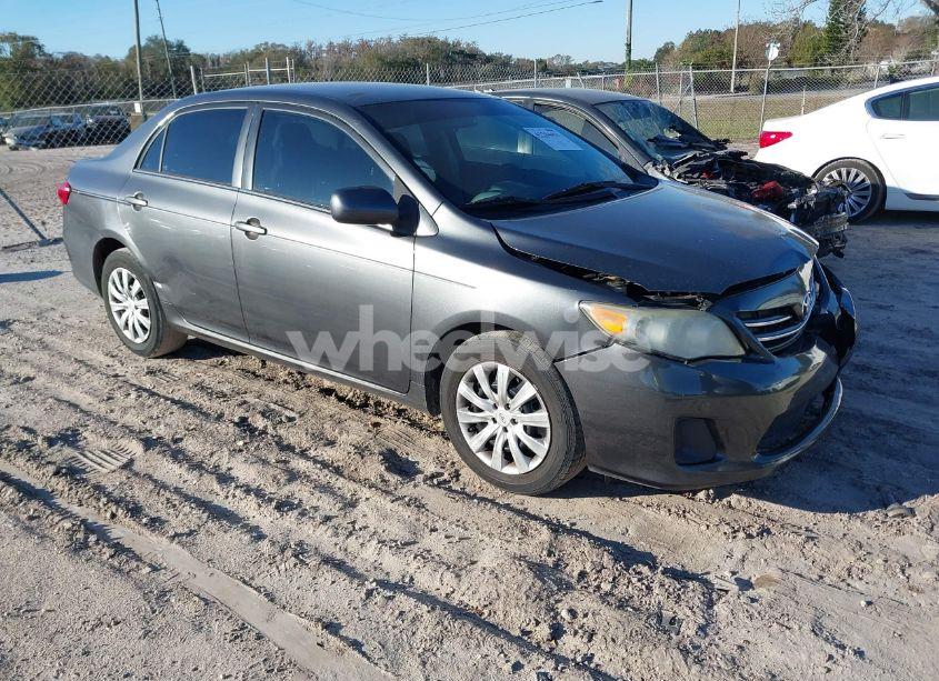 2013 Toyota Corolla LE (VIN 2T1BU4EE3DC970008) main photo