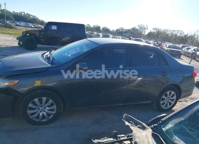 Photo 14 of 2013 Toyota Corolla LE (VIN 2T1BU4EE3DC970008)