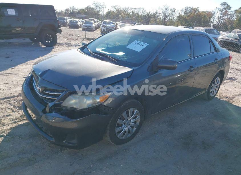 Photo 2 of 2013 Toyota Corolla LE (VIN 2T1BU4EE3DC970008)