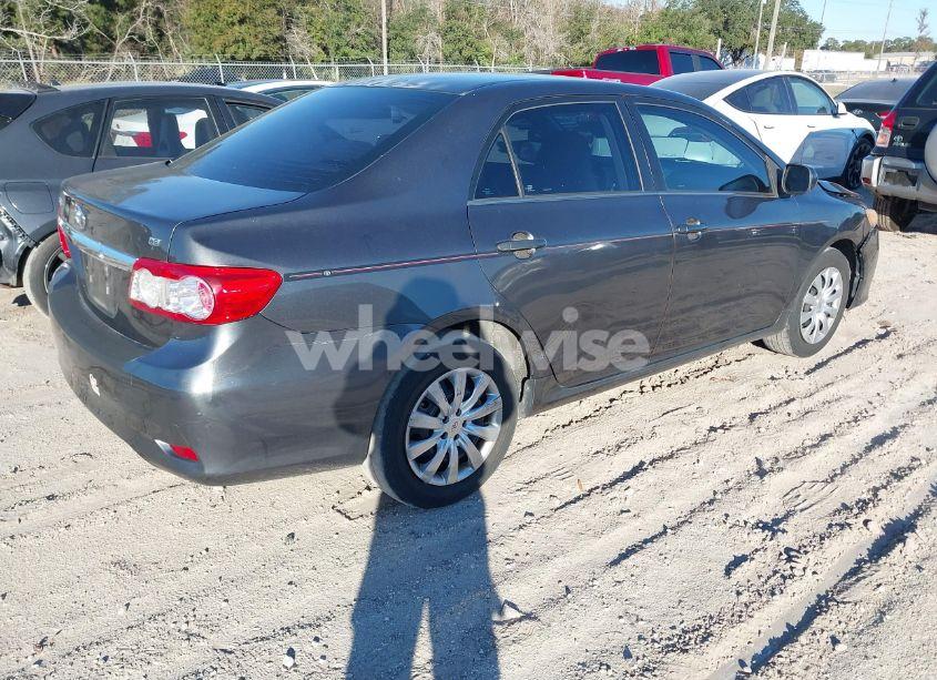 Photo 4 of 2013 Toyota Corolla LE (VIN 2T1BU4EE3DC970008)