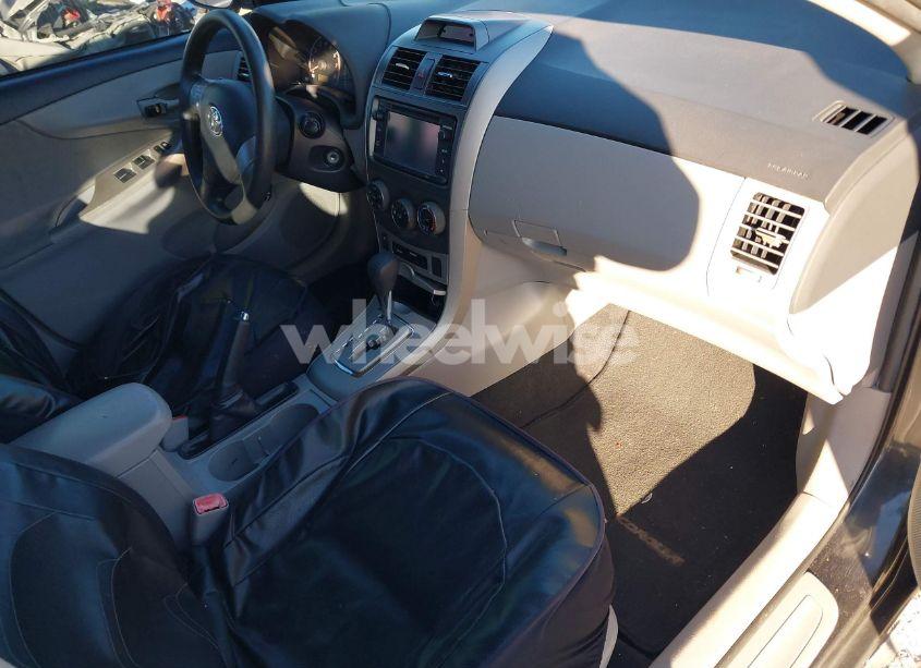 Photo 5 of 2013 Toyota Corolla LE (VIN 2T1BU4EE3DC970008)