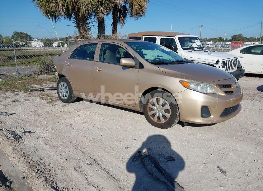 2013 Toyota Corolla L (VIN 2T1BU4EE3DC972938) main photo