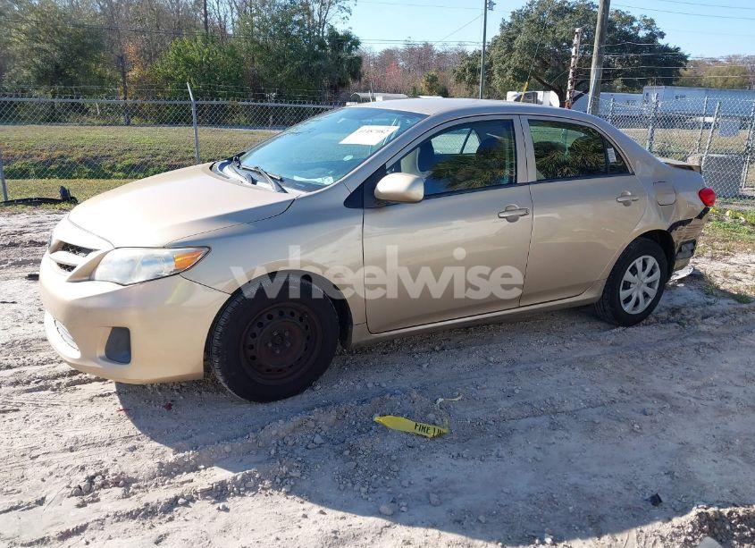 Photo 2 of 2013 Toyota Corolla L (VIN 2T1BU4EE3DC972938)