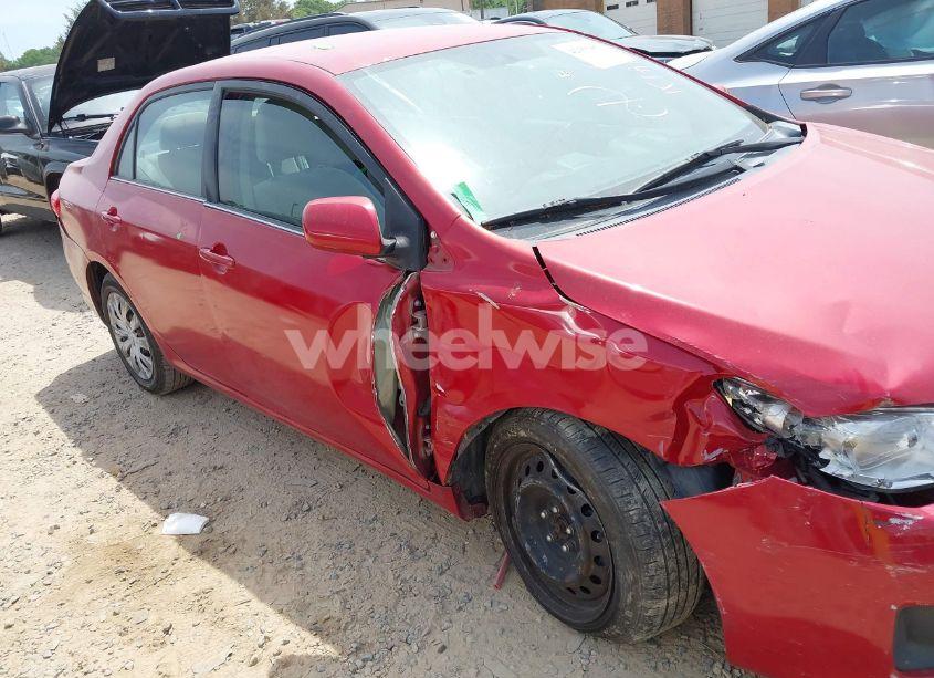 Photo 18 of 2013 Toyota Corolla LE (VIN 2T1BU4EE3DC994082)