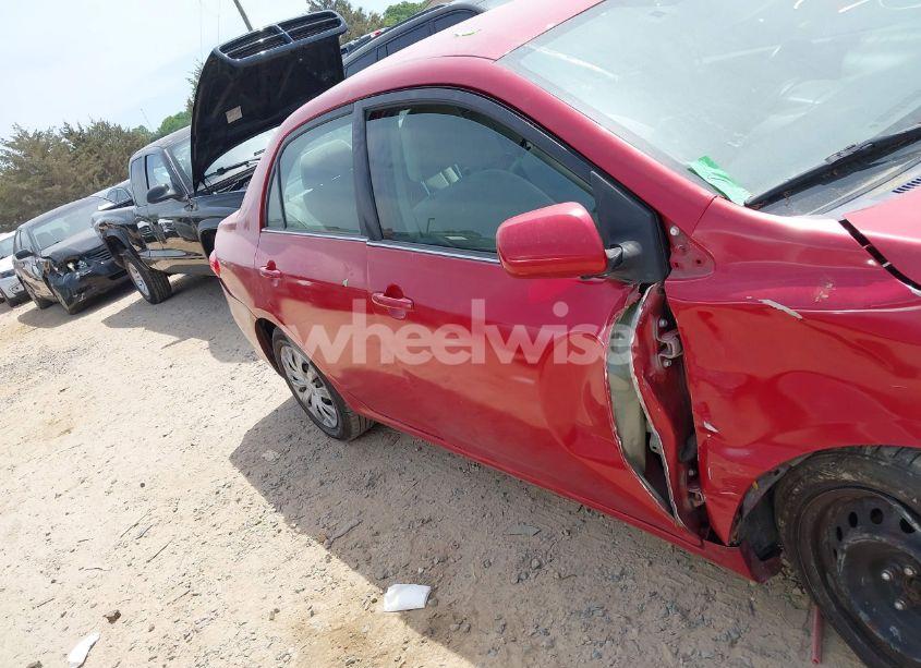 Photo 19 of 2013 Toyota Corolla LE (VIN 2T1BU4EE3DC994082)