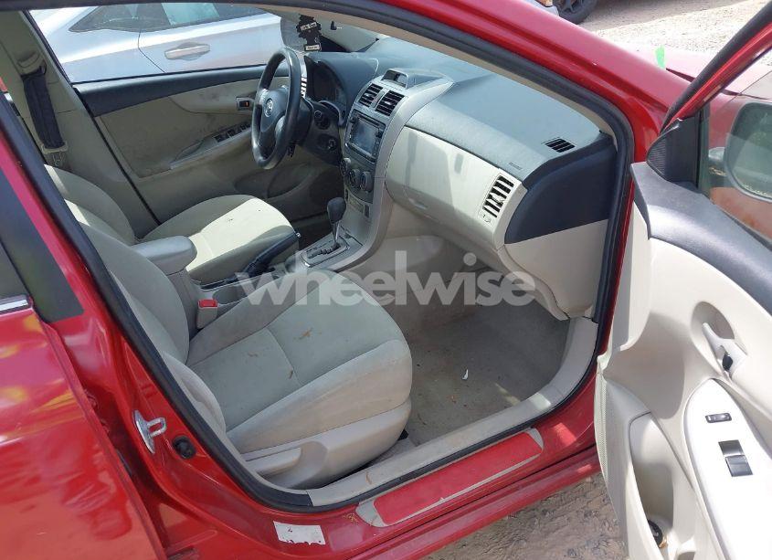 Photo 5 of 2013 Toyota Corolla LE (VIN 2T1BU4EE3DC994082)