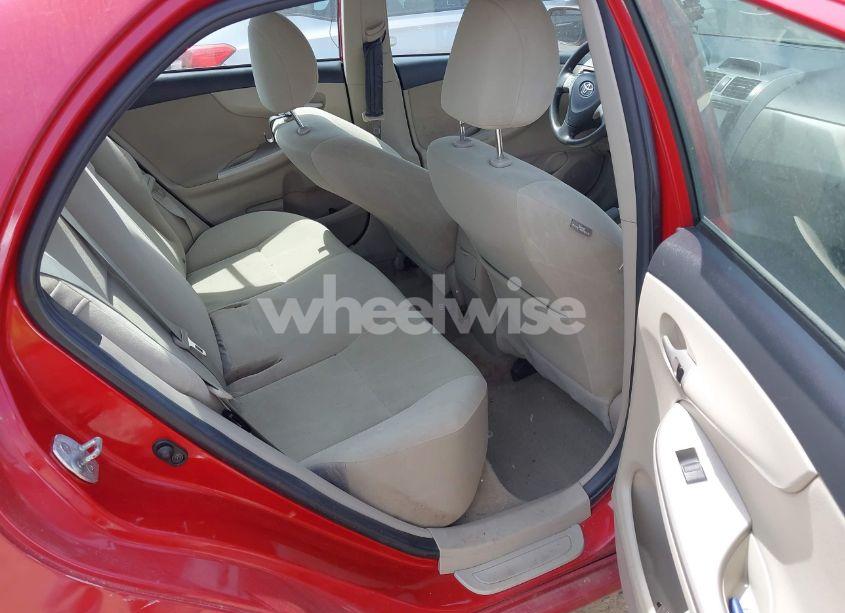 Photo 8 of 2013 Toyota Corolla LE (VIN 2T1BU4EE3DC994082)