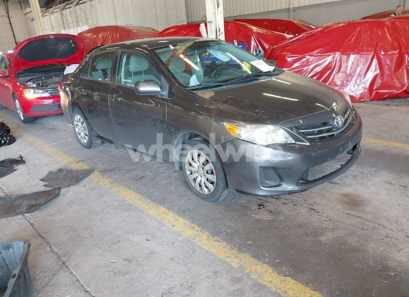 2013 Toyota Corolla LE (VIN 2T1BU4EE3DC995037) main photo