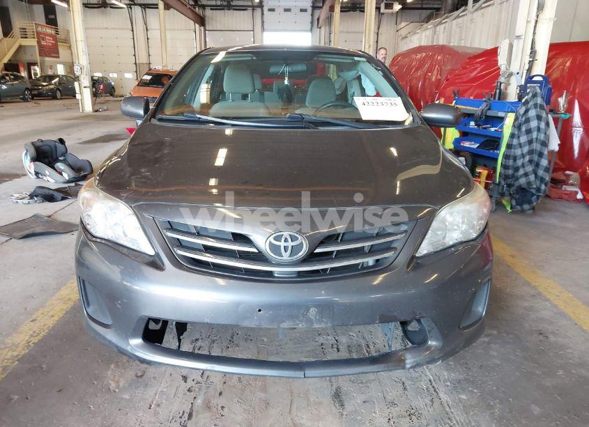 Photo 12 of 2013 Toyota Corolla LE (VIN 2T1BU4EE3DC995037)