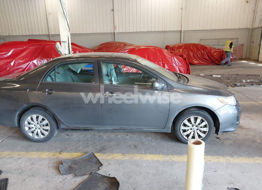 Photo 13 of 2013 Toyota Corolla LE (VIN 2T1BU4EE3DC995037)