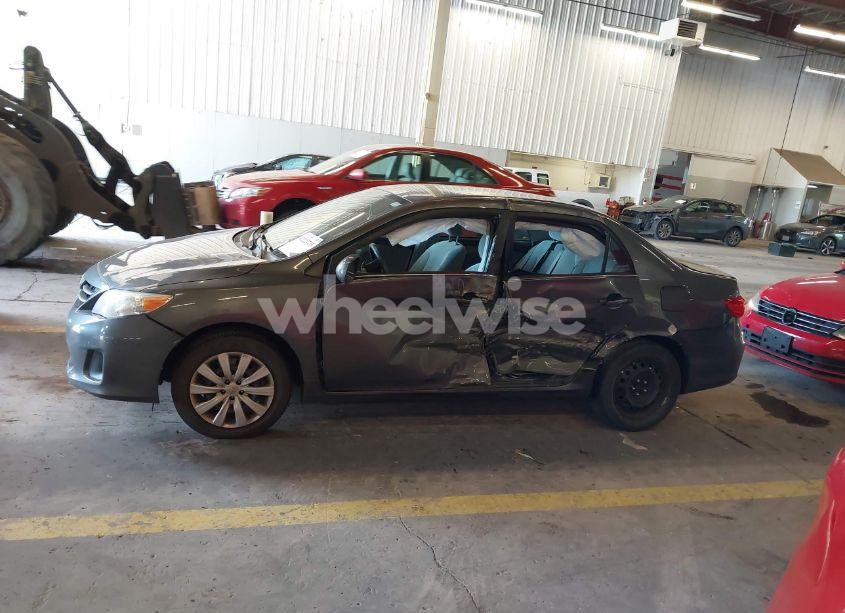 Photo 14 of 2013 Toyota Corolla LE (VIN 2T1BU4EE3DC995037)