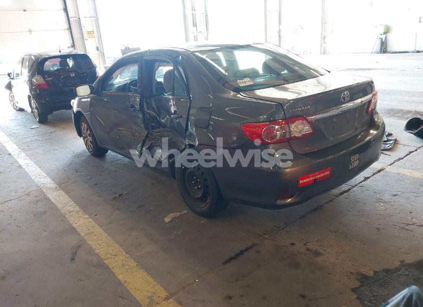 Photo 3 of 2013 Toyota Corolla LE (VIN 2T1BU4EE3DC995037)