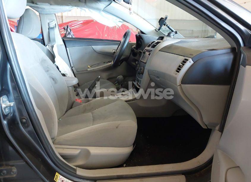 Photo 5 of 2013 Toyota Corolla LE (VIN 2T1BU4EE3DC995037)