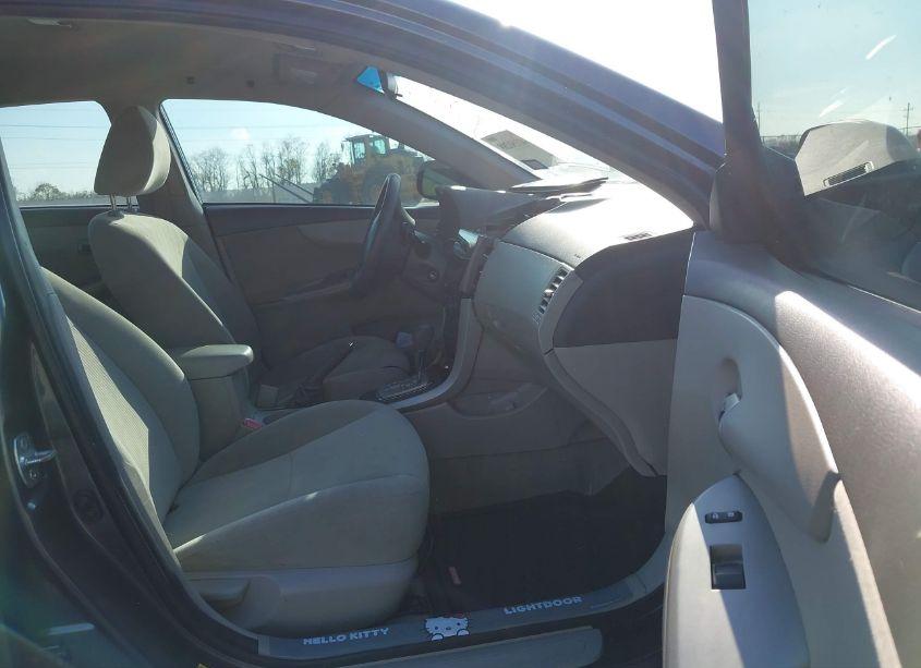 Photo 5 of 2010 Toyota Corolla LE (VIN 2T1BU4EE4AC307767)