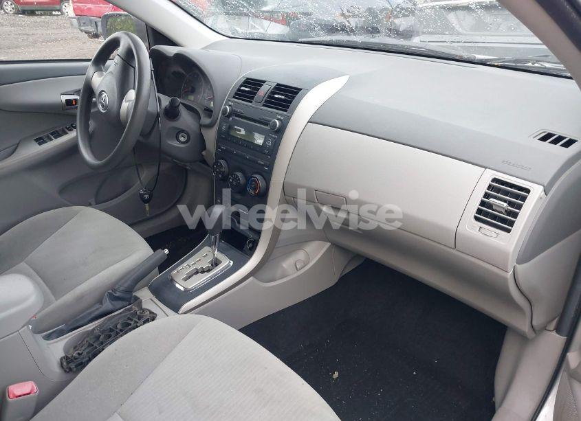 Photo 5 of 2010 Toyota Corolla LE (VIN 2T1BU4EE4AC307784)