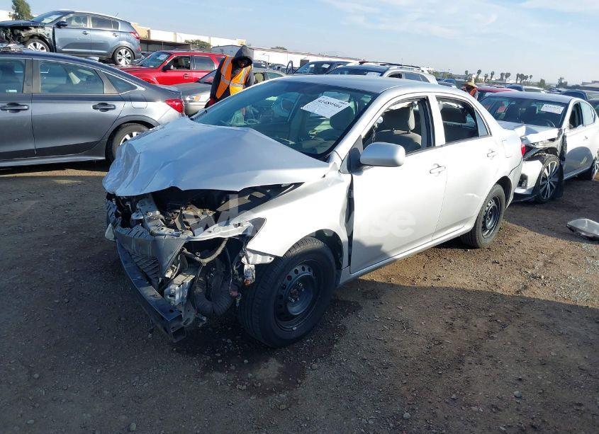 Photo 2 of 2010 Toyota Corolla LE (VIN 2T1BU4EE4AC414026)