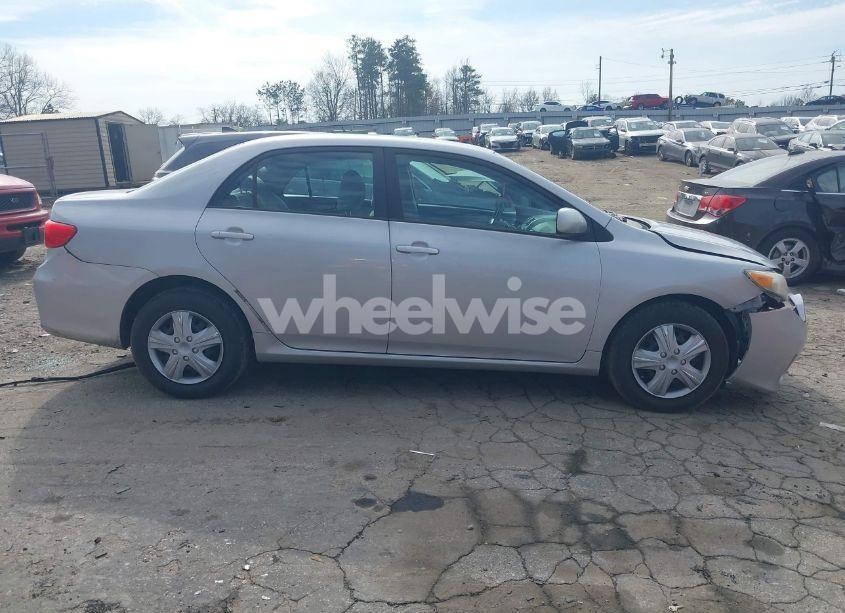 Photo 13 of 2011 Toyota Corolla LE (VIN 2T1BU4EE4BC567622)