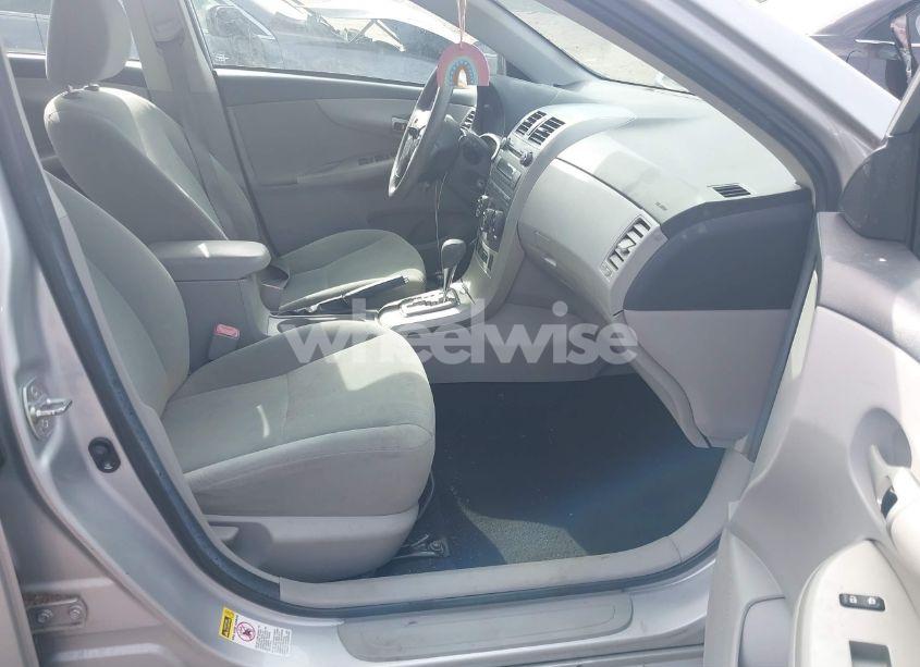 Photo 5 of 2011 Toyota Corolla LE (VIN 2T1BU4EE4BC567622)