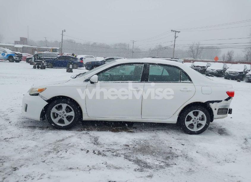 Photo 15 of 2011 Toyota Corolla LE (VIN 2T1BU4EE4BC570083)