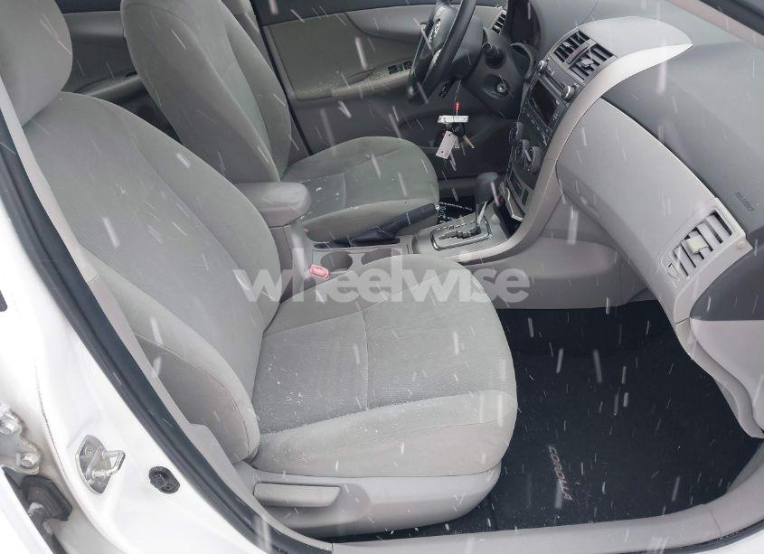 Photo 5 of 2011 Toyota Corolla LE (VIN 2T1BU4EE4BC570083)