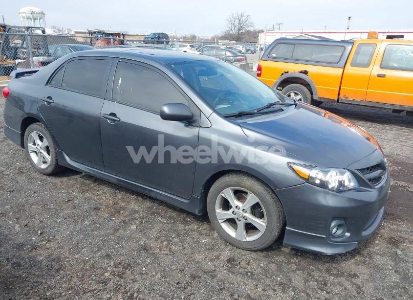 2011 Toyota Corolla S (VIN 2T1BU4EE4BC581004) main photo