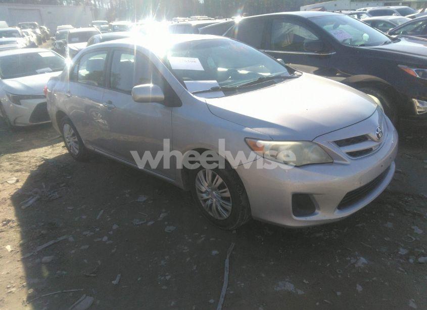 2011 Toyota Corolla LE (VIN 2T1BU4EE4BC612820) main photo