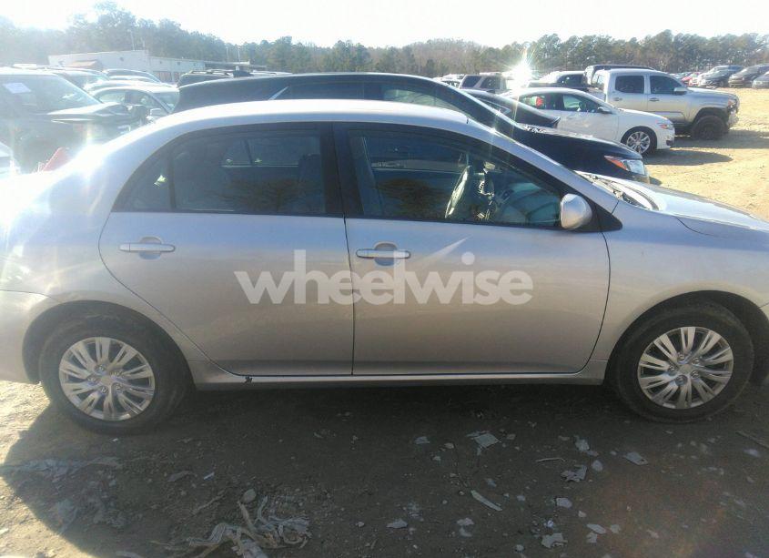 Photo 12 of 2011 Toyota Corolla LE (VIN 2T1BU4EE4BC612820)