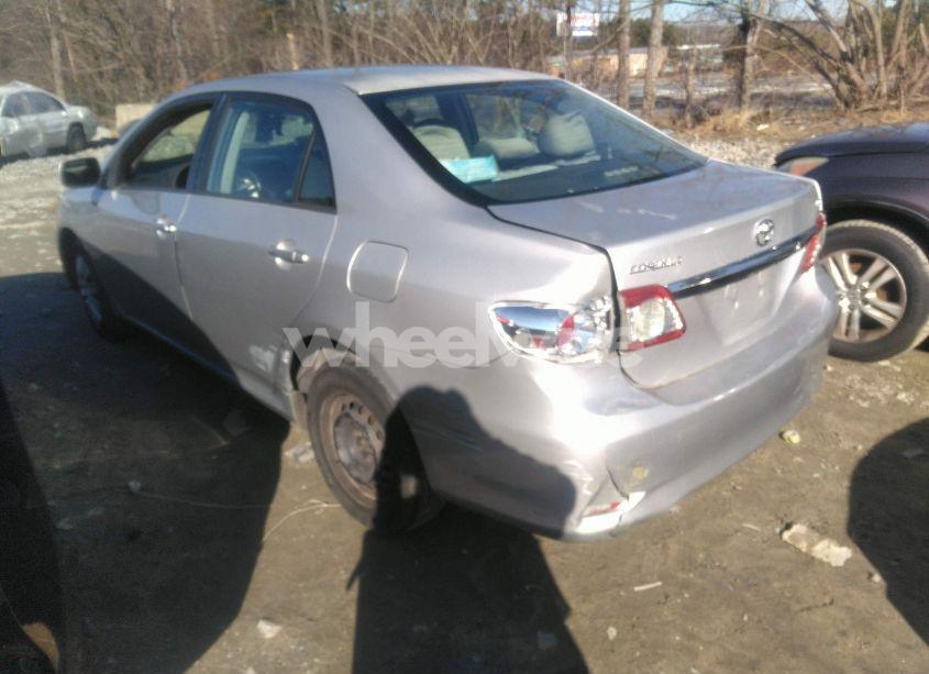 Photo 3 of 2011 Toyota Corolla LE (VIN 2T1BU4EE4BC612820)