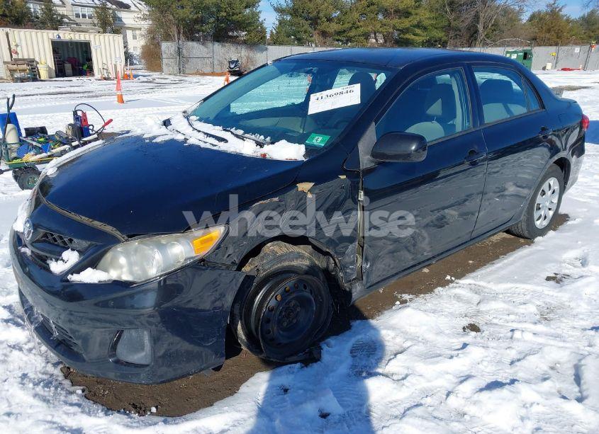 Photo 2 of 2011 Toyota Corolla LE (VIN 2T1BU4EE4BC640505)