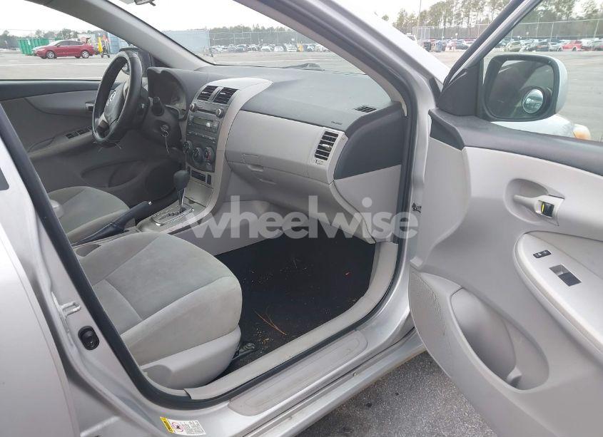 Photo 5 of 2011 Toyota Corolla LE (VIN 2T1BU4EE4BC673861)