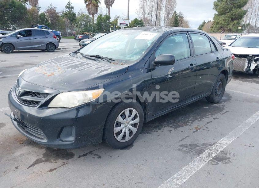 Photo 2 of 2011 Toyota Corolla LE (VIN 2T1BU4EE4BC675447)