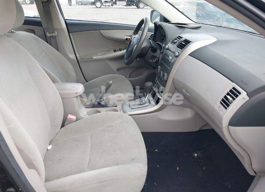 Photo 5 of 2011 Toyota Corolla LE (VIN 2T1BU4EE4BC675447)