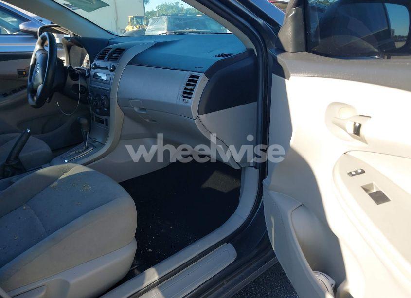 Photo 5 of 2011 Toyota Corolla LE (VIN 2T1BU4EE4BC705238)