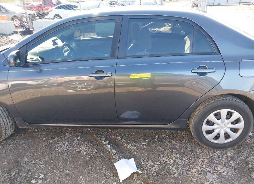 Photo 15 of 2011 Toyota Corolla LE (VIN 2T1BU4EE4BC745724)