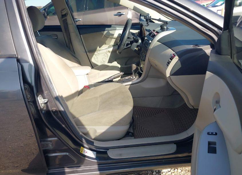 Photo 5 of 2011 Toyota Corolla LE (VIN 2T1BU4EE4BC745724)