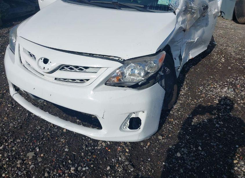 Photo 13 of 2011 Toyota Corolla LE (VIN 2T1BU4EE4BC746341)