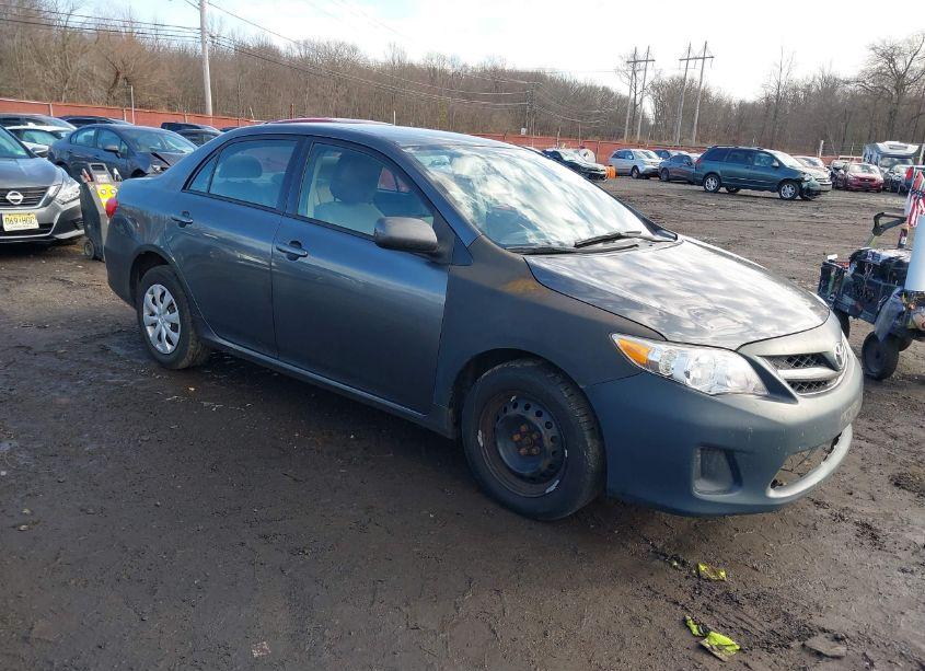 2011 Toyota Corolla LE (VIN 2T1BU4EE4BC753368) main photo