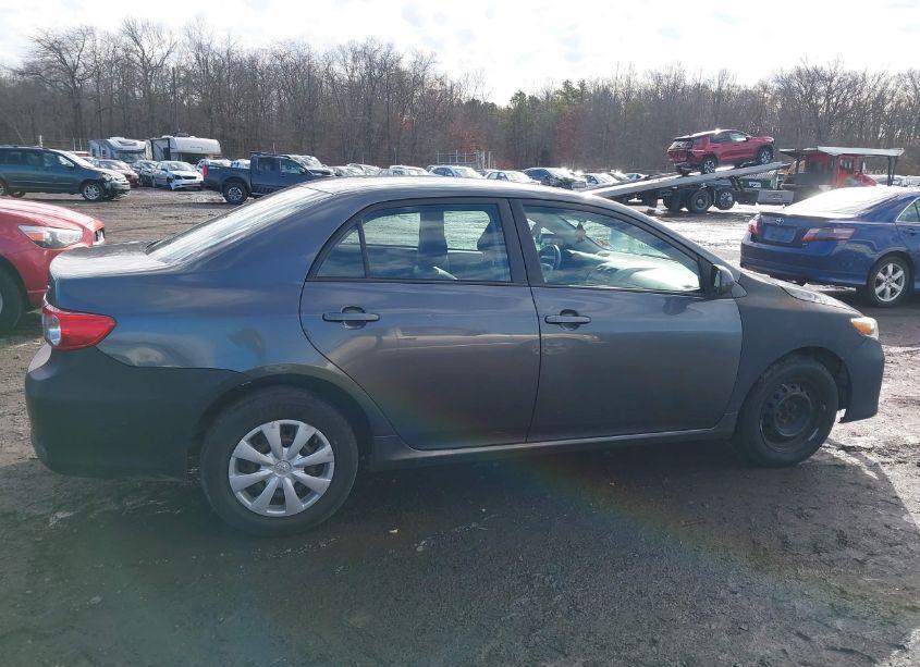 Photo 13 of 2011 Toyota Corolla LE (VIN 2T1BU4EE4BC753368)